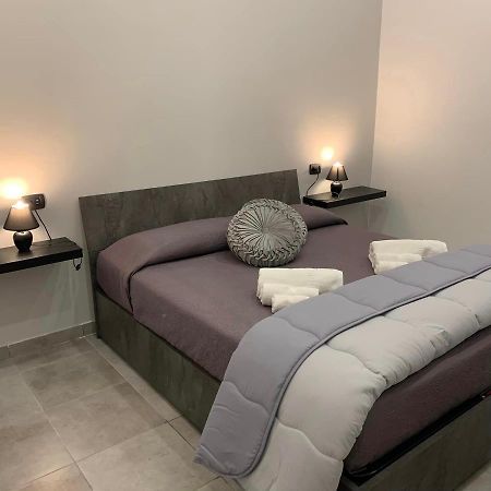 Miris Apartment Fast Comfortable Naples Airport Capodichino 25 Minutes Walk Self Check-In Extérieur photo