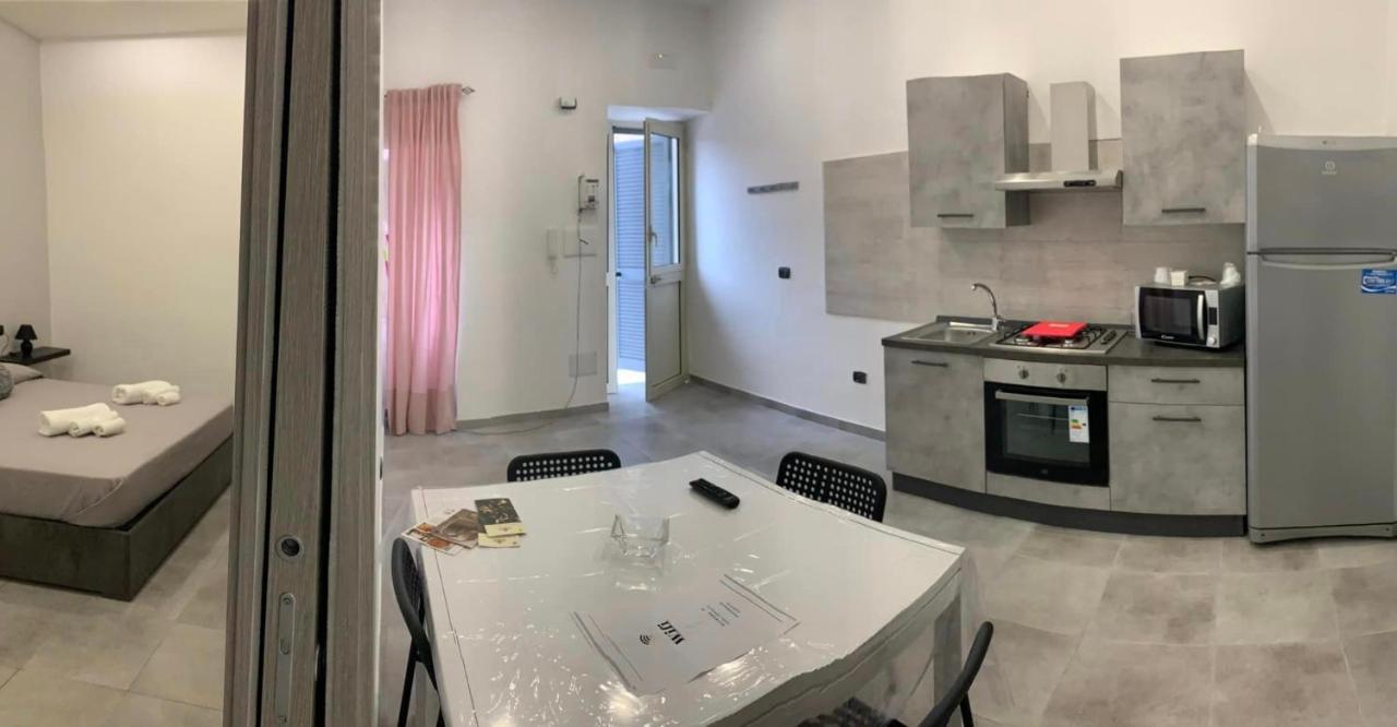 Miris Apartment Fast Comfortable Naples Airport Capodichino 25 Minutes Walk Self Check-In Extérieur photo