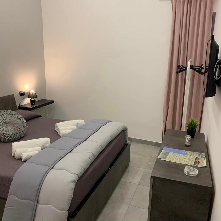 Miris Apartment Fast Comfortable Naples Airport Capodichino 25 Minutes Walk Self Check-In Extérieur photo