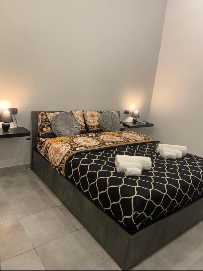 Miris Apartment Fast Comfortable Naples Airport Capodichino 25 Minutes Walk Self Check-In Extérieur photo